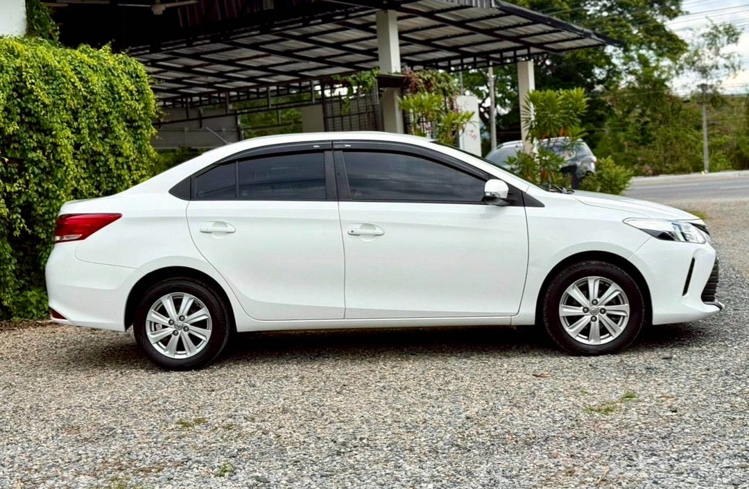 TOYOTA VIOS 1.5 J AIRBAG ABS เกียร์ออโต้ 2018/2561 ตัวใหม่ ฝาขาว NR2