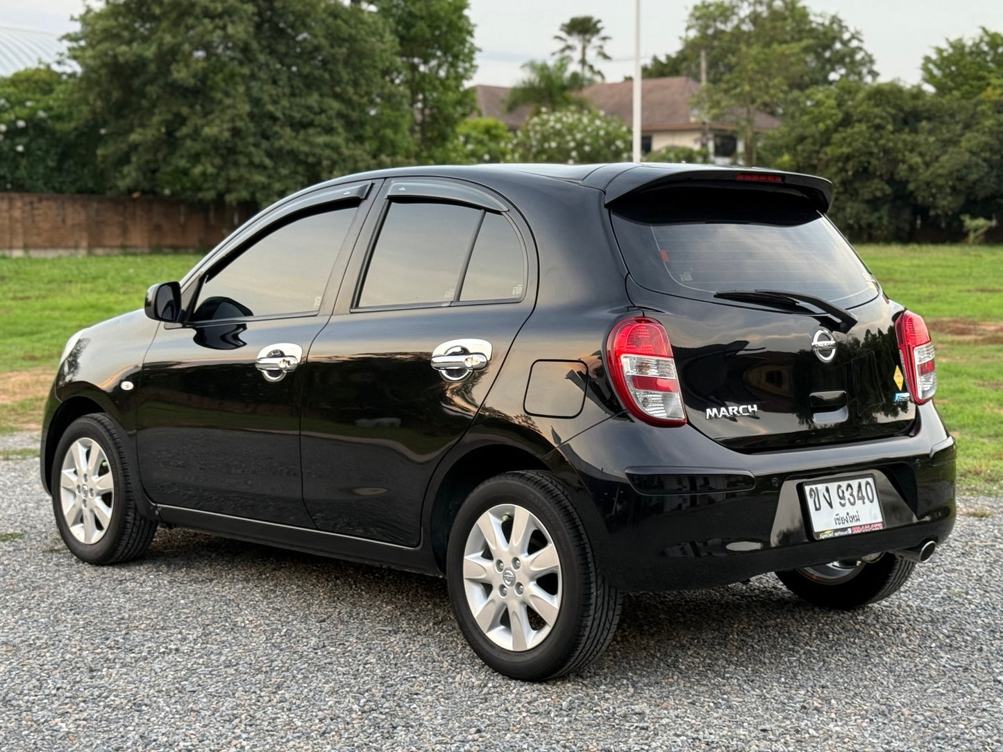 Nissan March 1.2 V A/T ปี 2011