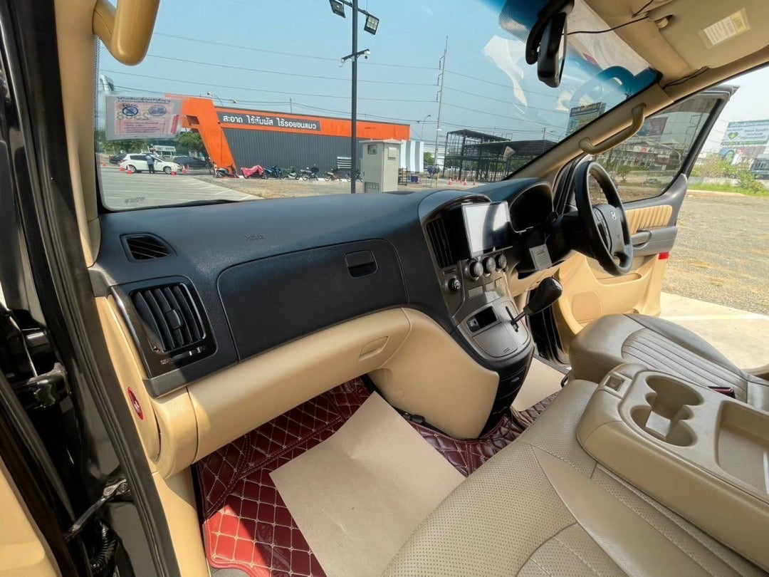 Hyundai H1 2.5 A2 DLUXE ออโต้ ปี 2012/2556