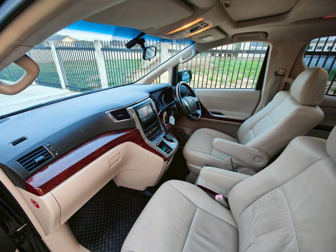 TOYOTA ALPHARD 2.4V ปี 2554
