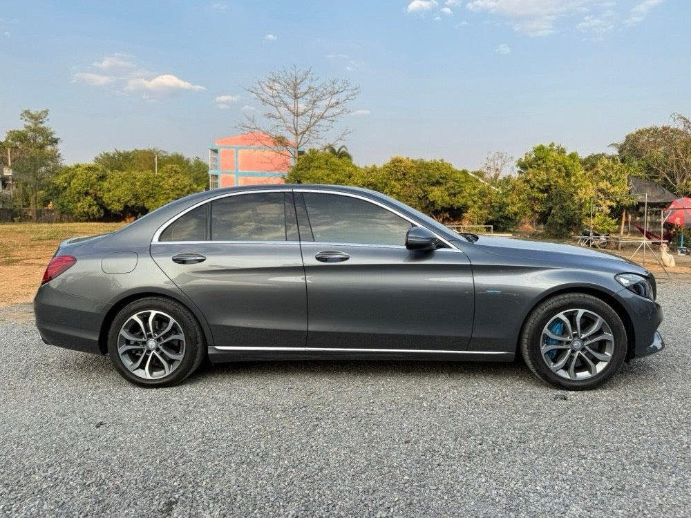 MERCEDEZ BENZ C350e Avatngarde Plugin-Hybrid
2017 โฉม W205