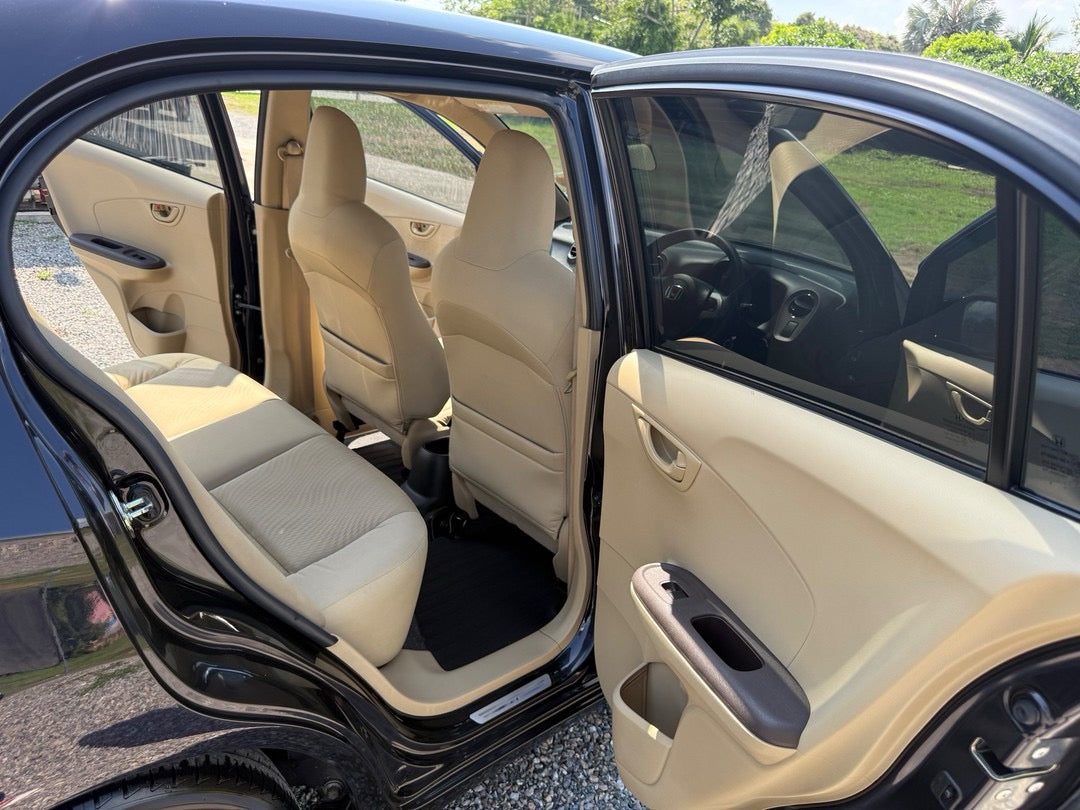 Honda brio AMAZE 1.2V i-vtec A/T AIRBAG ABS A/T(เกียร์ออโต้) ปี 2013/2556