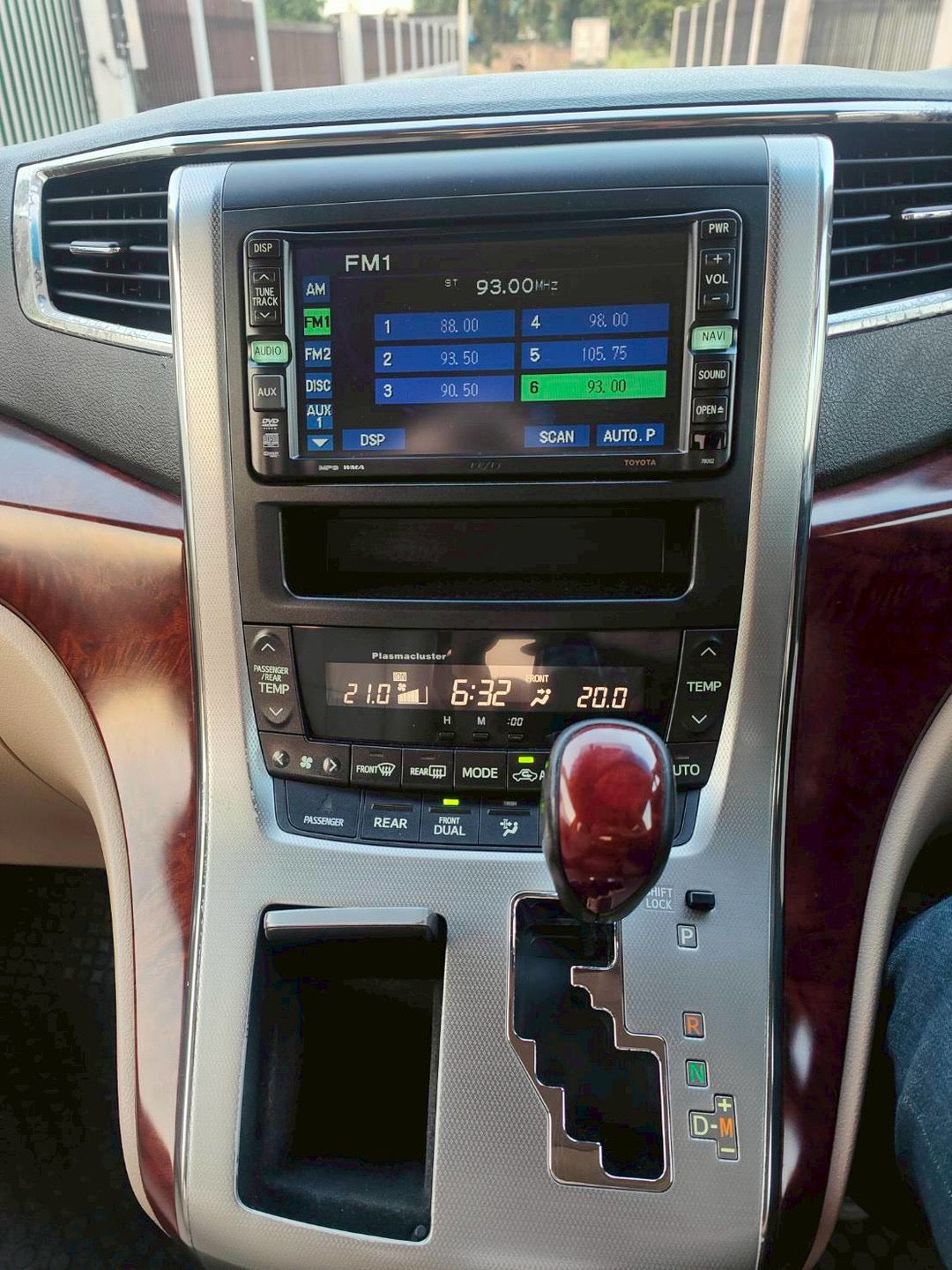 TOYOTA ALPHARD 2.4V ปี 2554