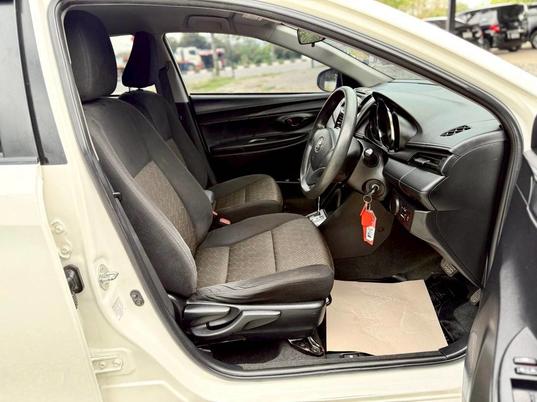 TOYOTA VIOS 1.5 J AIRBAG ABS เกียร์ออโต้ 2018/2561 ตัวใหม่ ฝาขาว NR2