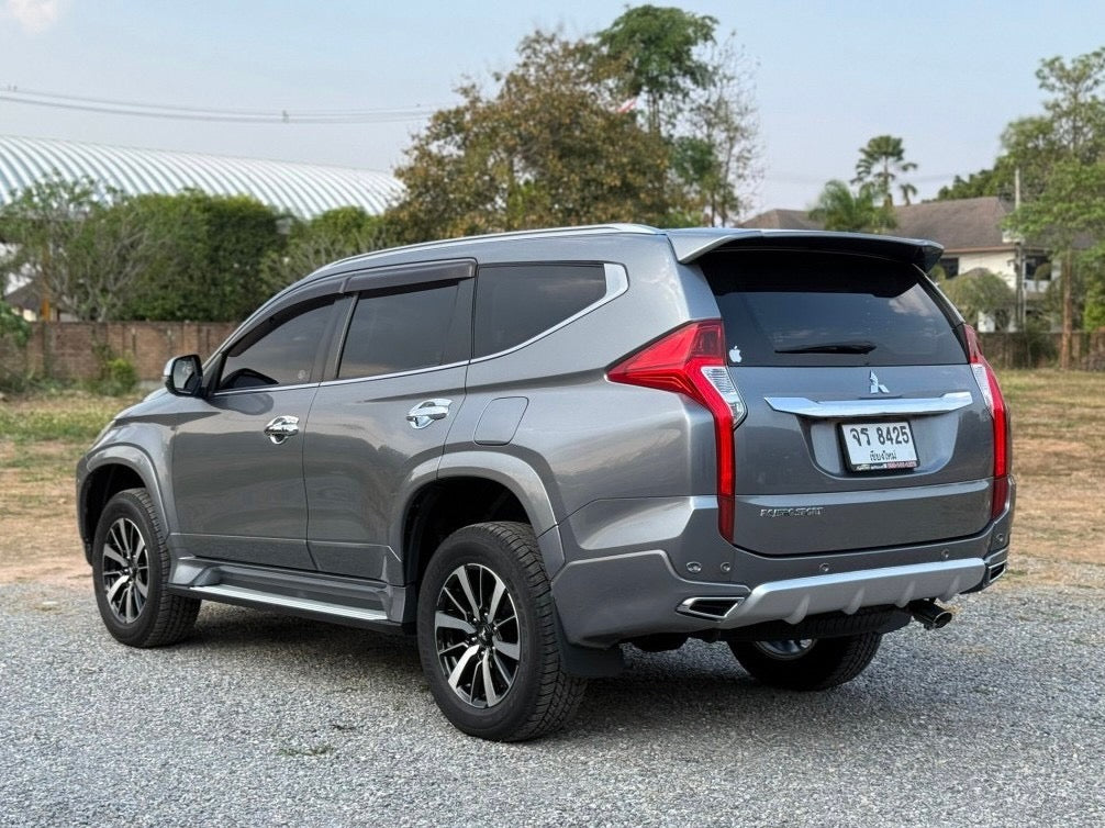 Mitsubishi PAJERO Sport 2.4GT Premium Top 2WD 7 ที่นัง ปี 2017 จดทะเบียน 2561