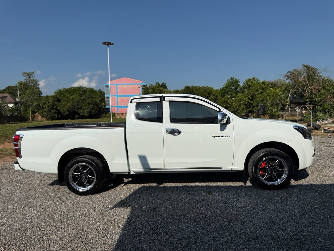 All New Dmax 1.9 L MT Daylight 2016