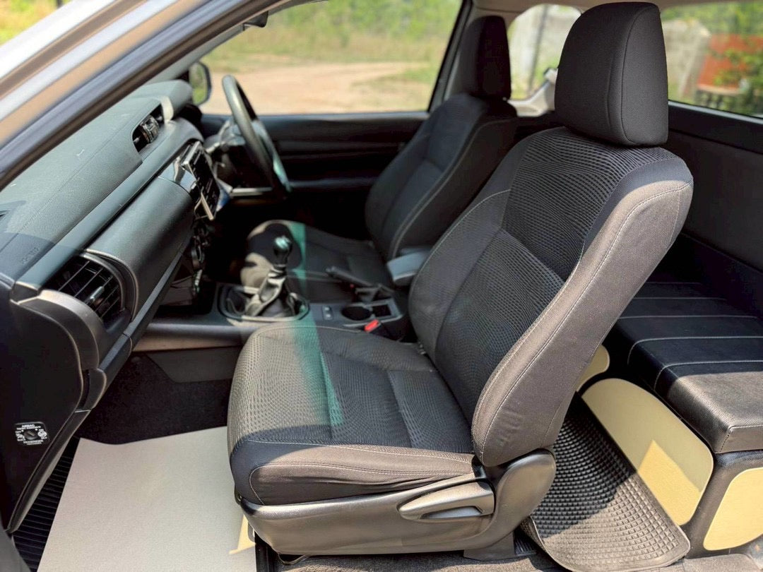 Toyota Revo cab 2.4E m/t 2018/2561