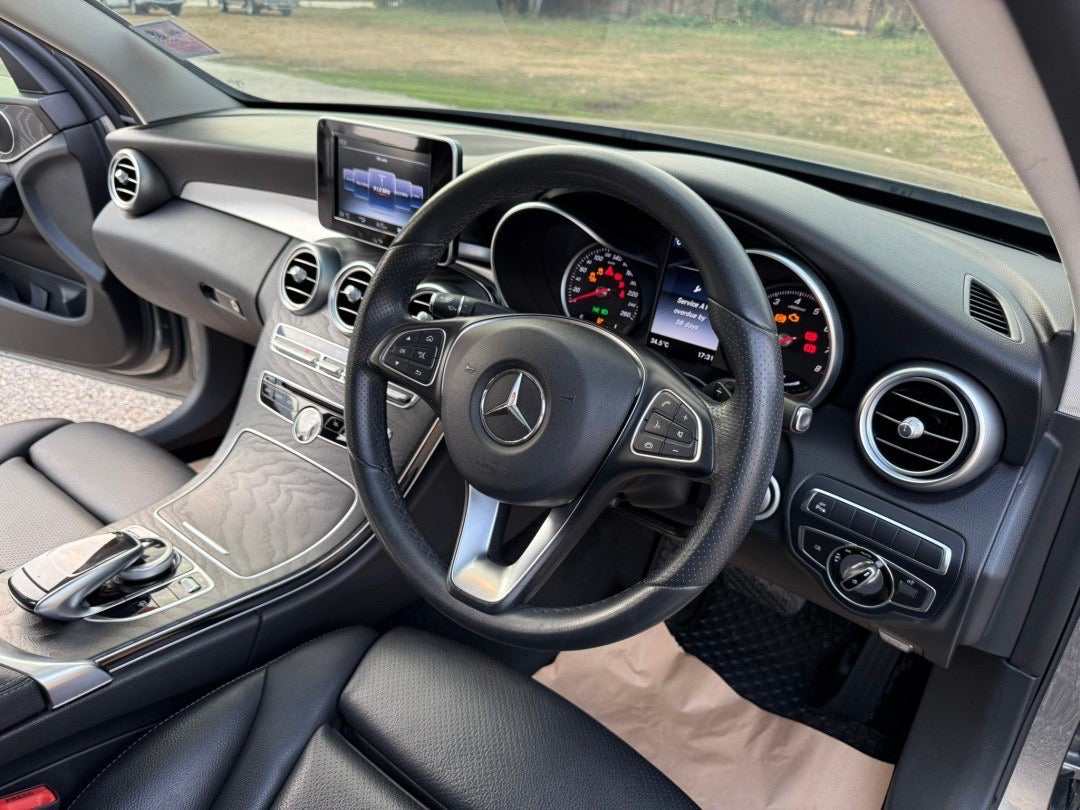 MERCEDEZ BENZ C350e Avatngarde Plugin-Hybrid
2017 โฉม W205