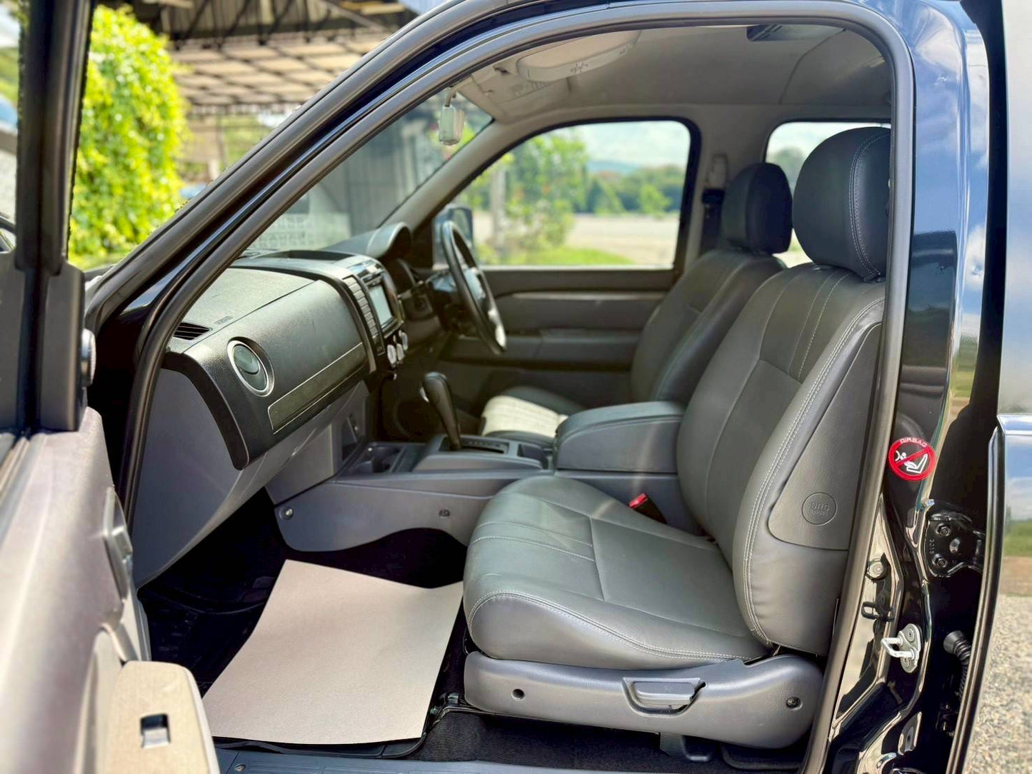 Ford Everest 2.5 LTD LIMITED ออโต้ 2WD ปี 2557