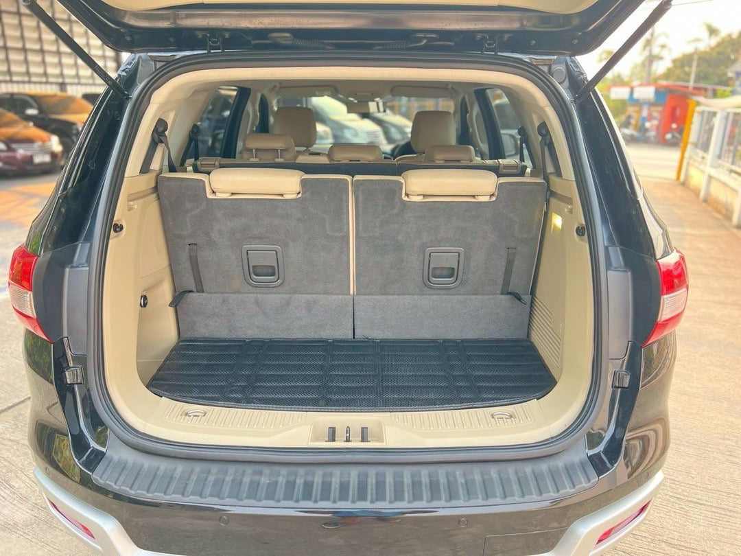 FORD EVEREST 2.2 TITANIUM 2WD ออโต้ ปี 2016 (2559) 7 ที่นั่งยอดฮิต