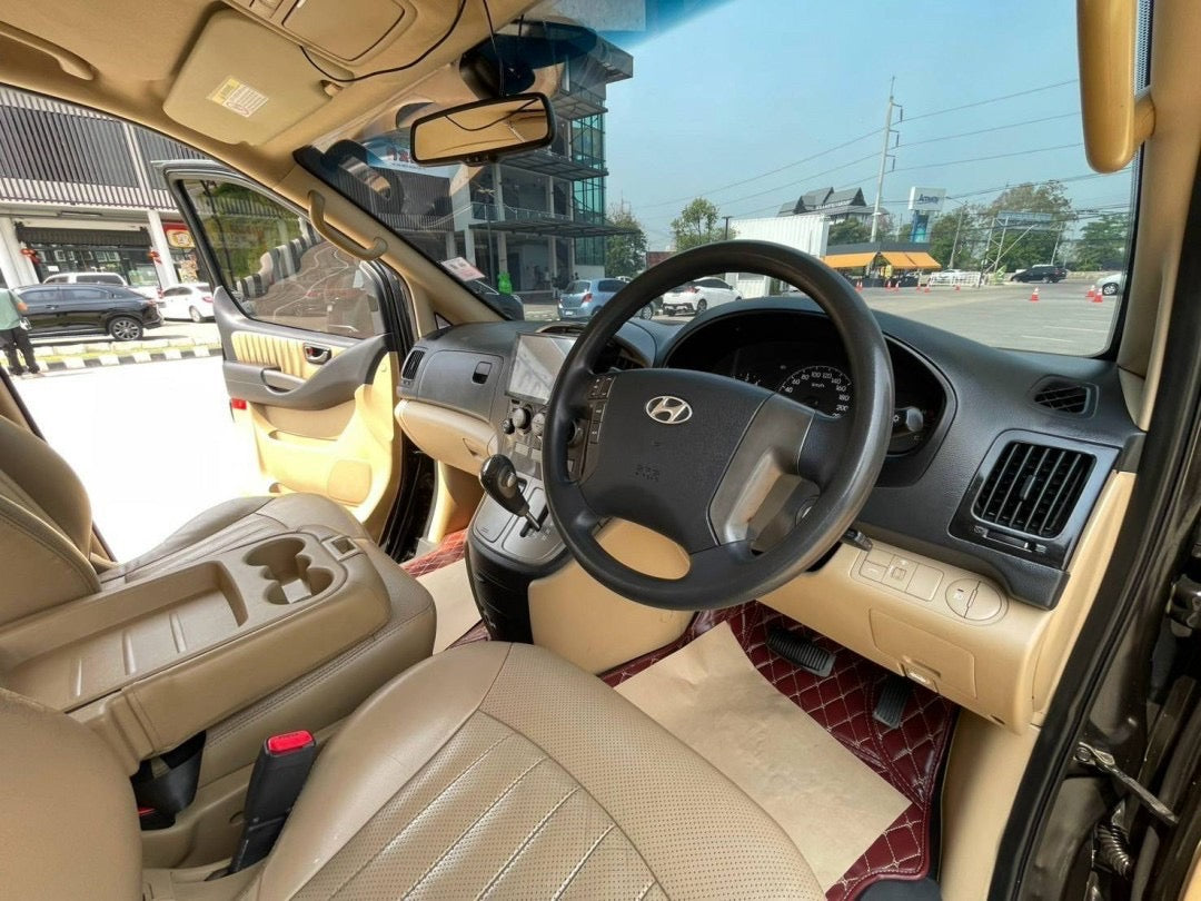 Hyundai H1 2.5 A2 DLUXE ออโต้ ปี 2012/2556