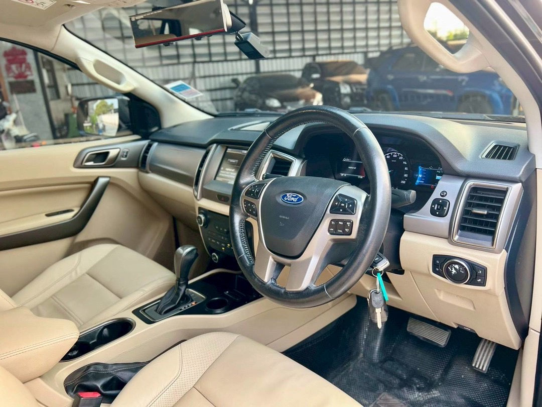 FORD EVEREST 2.2 TITANIUM 2WD ออโต้ ปี 2016 (2559) 7 ที่นั่งยอดฮิต