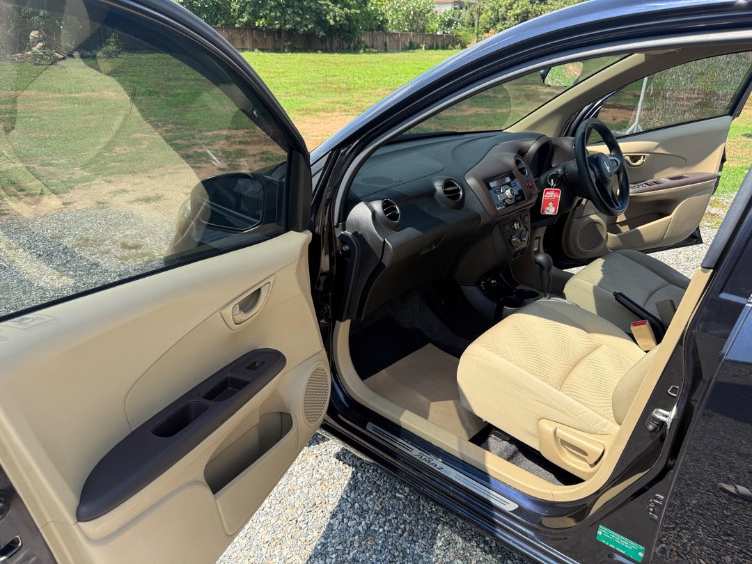 Honda brio AMAZE 1.2V i-vtec A/T AIRBAG ABS A/T(เกียร์ออโต้) ปี 2013/2556