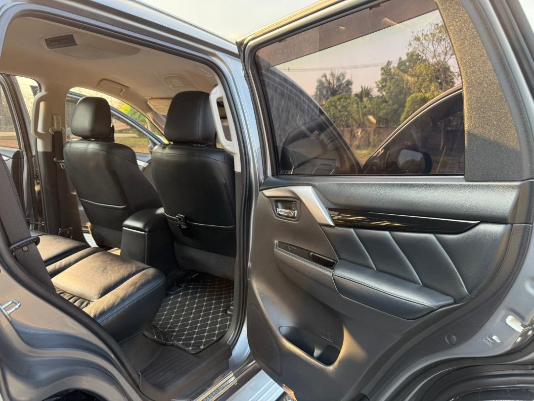 Mitsubishi PAJERO Sport 2.4GT Premium Top 2WD 7 ที่นัง ปี 2017 จดทะเบียน 2561