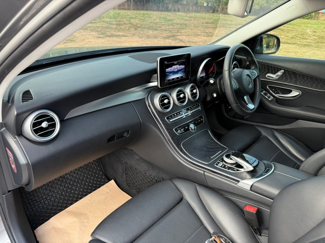MERCEDEZ BENZ C350e Avatngarde Plugin-Hybrid
2017 โฉม W205