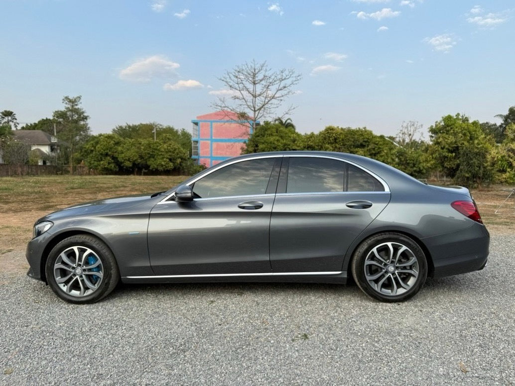MERCEDEZ BENZ C350e Avatngarde Plugin-Hybrid
2017 โฉม W205