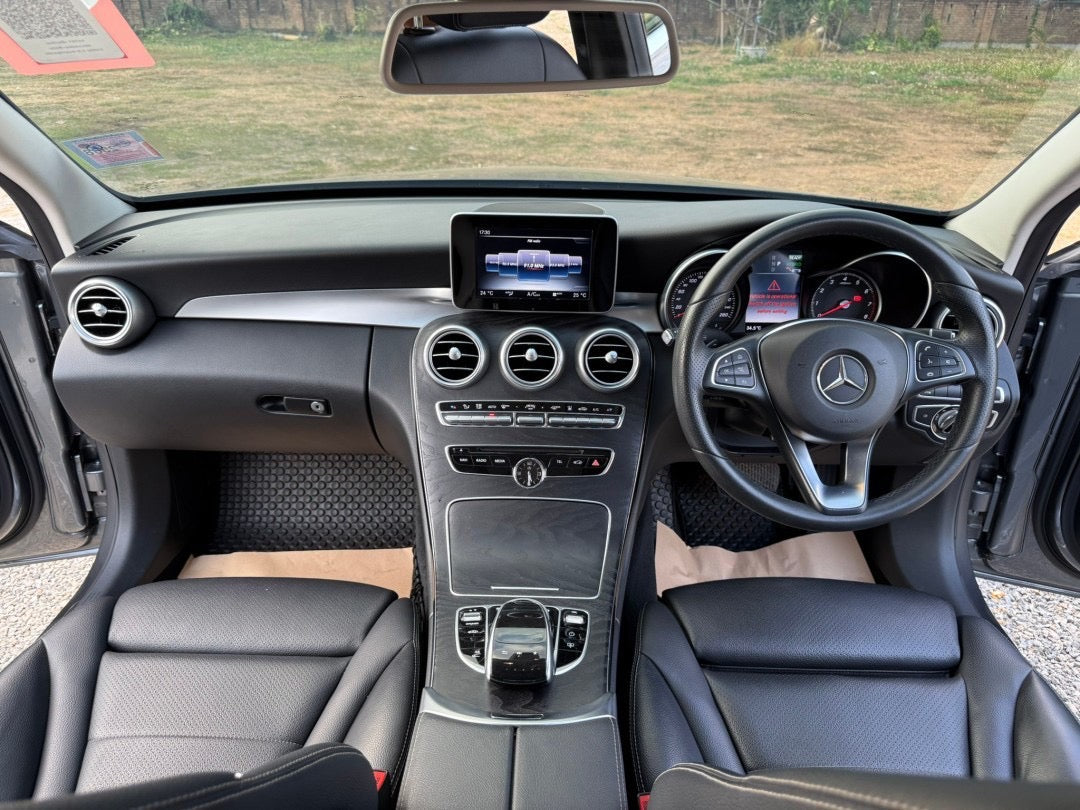 MERCEDEZ BENZ C350e Avatngarde Plugin-Hybrid
2017 โฉม W205
