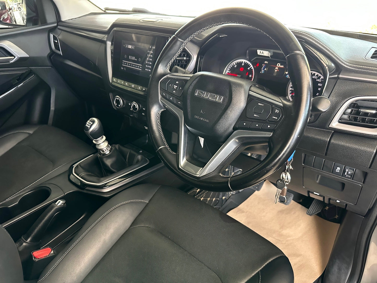 All New D-Max Hi-Lander Z 1.9 Ddi ปี 2020 ท๊อปสุดในรุ่นนี้ หล่อจัดออฟชั่นสุดจัด!