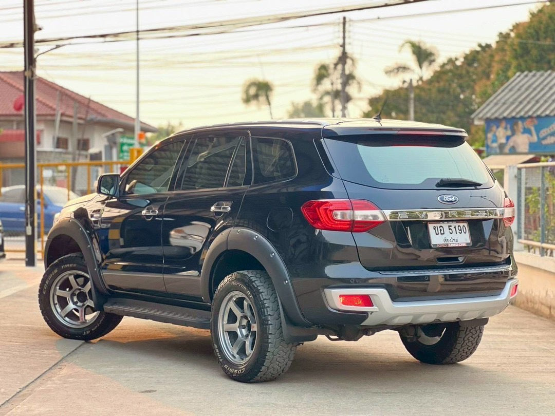 FORD EVEREST 2.2 TITANIUM 2WD ออโต้ ปี 2016 (2559) 7 ที่นั่งยอดฮิต
