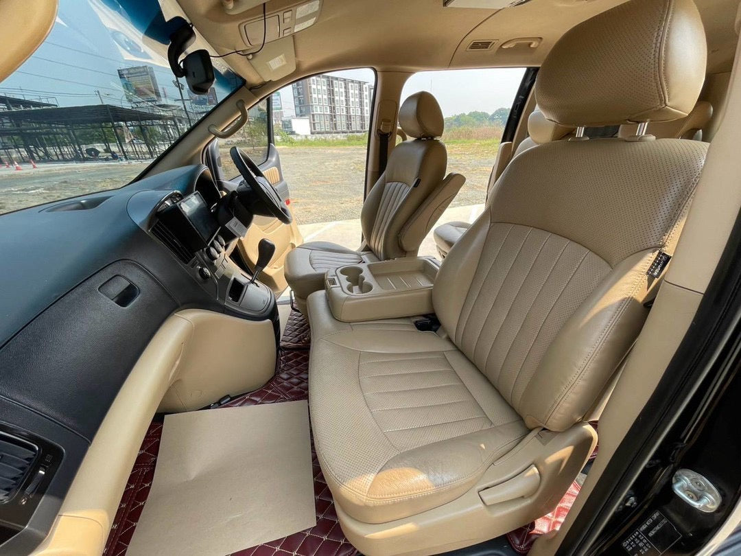 Hyundai H1 2.5 A2 DLUXE ออโต้ ปี 2012/2556
