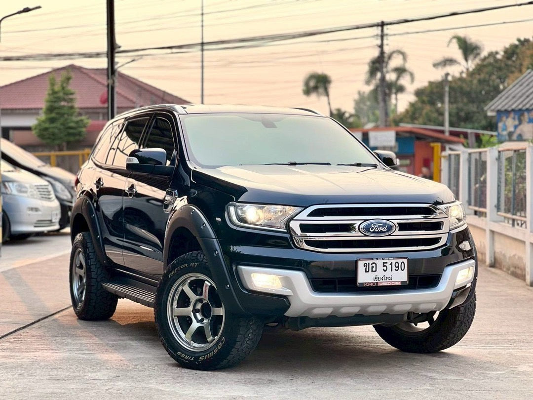 FORD EVEREST 2.2 TITANIUM 2WD ออโต้ ปี 2016 (2559) 7 ที่นั่งยอดฮิต