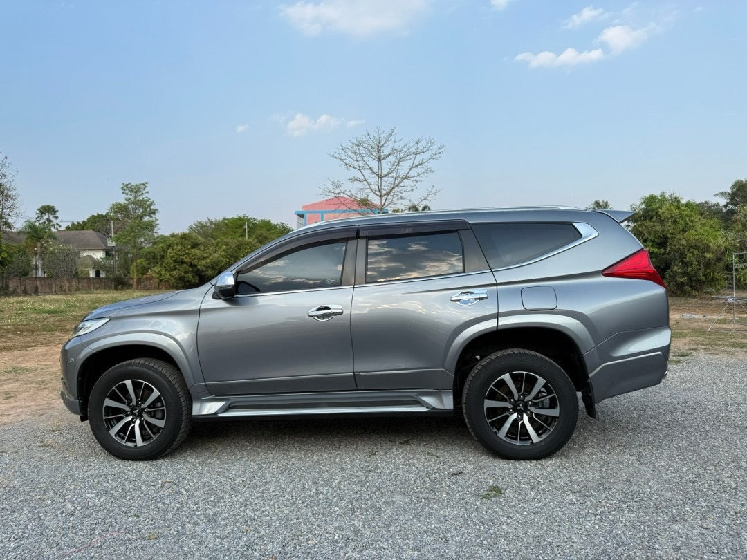 Mitsubishi PAJERO Sport 2.4GT Premium Top 2WD 7 ที่นัง ปี 2017 จดทะเบียน 2561