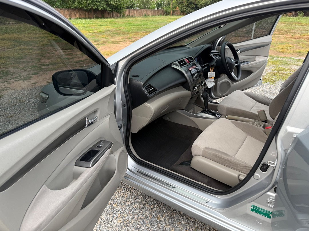 Honda City 1.5 V Auto MNC Auto 2013/2556