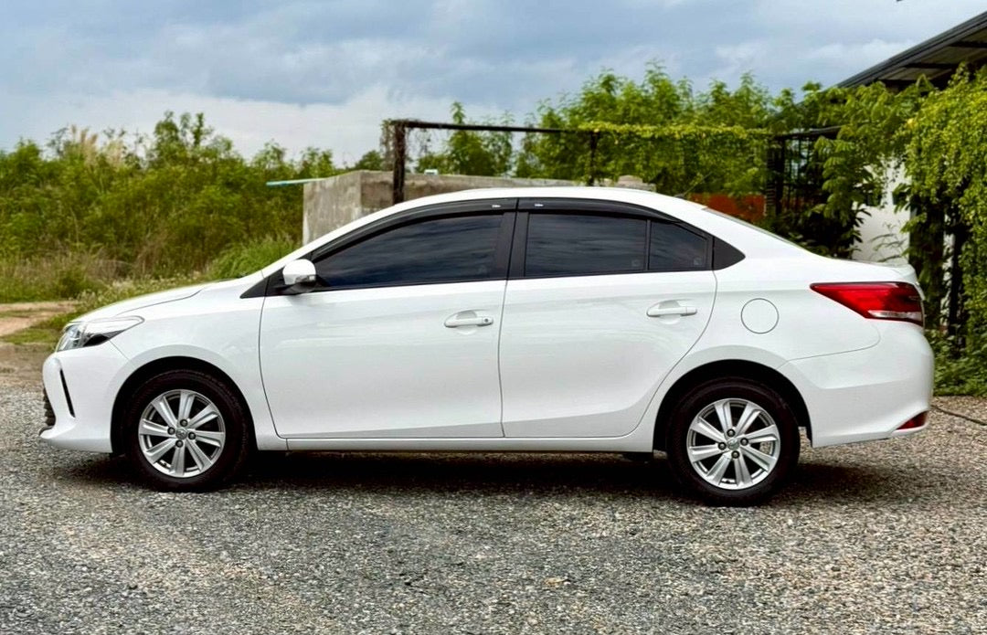 TOYOTA VIOS 1.5 J AIRBAG ABS เกียร์ออโต้ 2018/2561 ตัวใหม่ ฝาขาว NR2