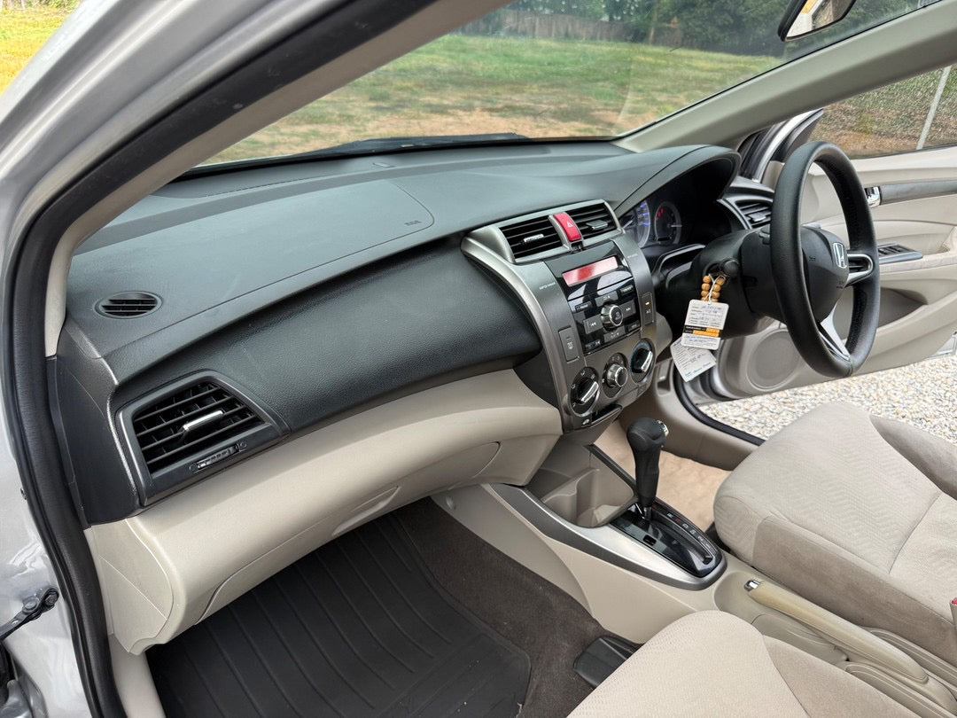 Honda City 1.5 V Auto MNC Auto 2013/2556