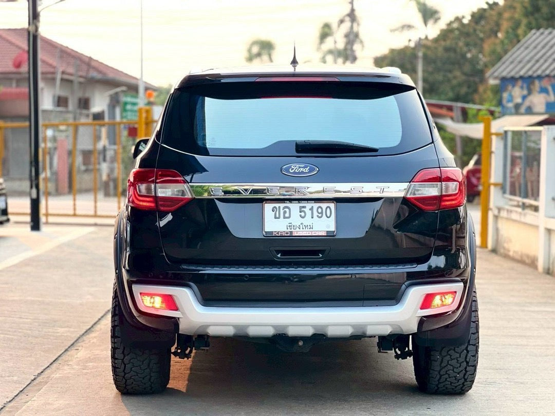 FORD EVEREST 2.2 TITANIUM 2WD ออโต้ ปี 2016 (2559) 7 ที่นั่งยอดฮิต