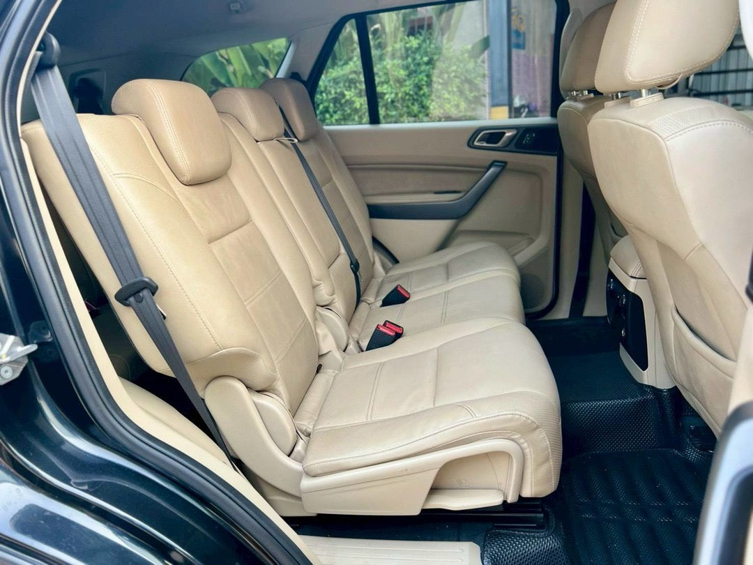 FORD EVEREST 2.2 TITANIUM 2WD ออโต้ ปี 2016 (2559) 7 ที่นั่งยอดฮิต