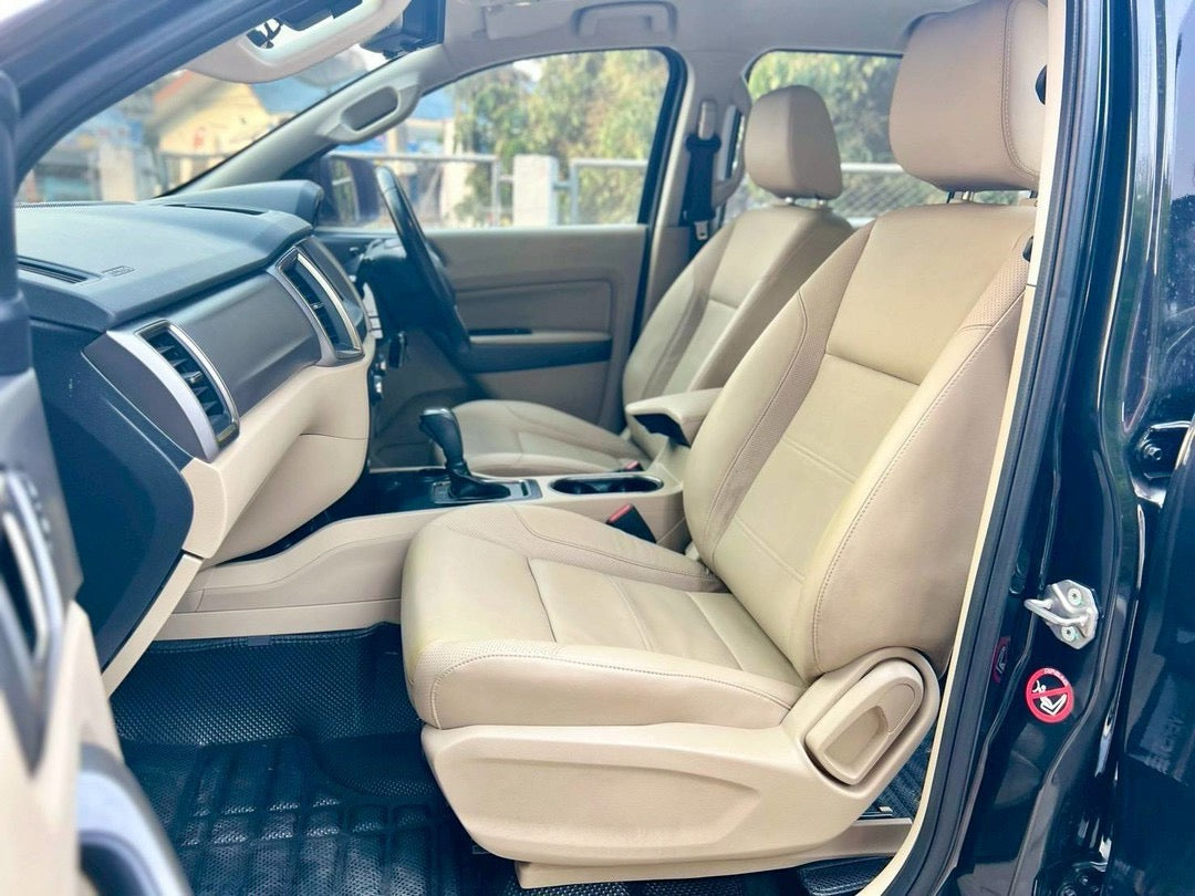 FORD EVEREST 2.2 TITANIUM 2WD ออโต้ ปี 2016 (2559) 7 ที่นั่งยอดฮิต