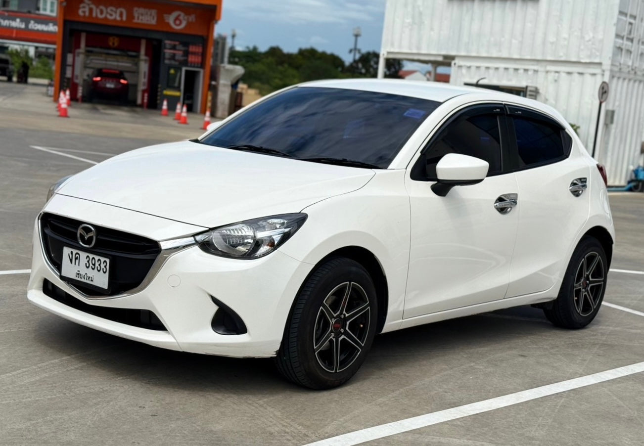 (มือแรกออกห้าง) Mazda2 Skyactiv 1.3 Sports Standard 5 ประตู ปี 2016/2559