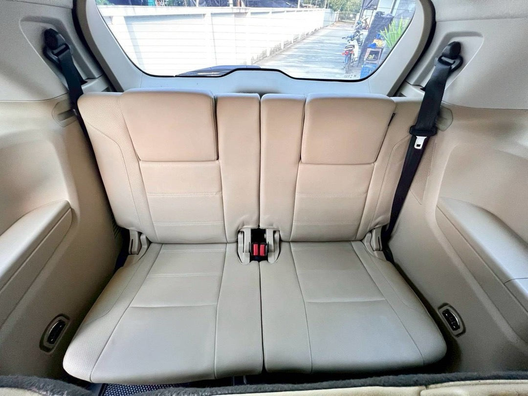 FORD EVEREST 2.2 TITANIUM 2WD ออโต้ ปี 2016 (2559) 7 ที่นั่งยอดฮิต