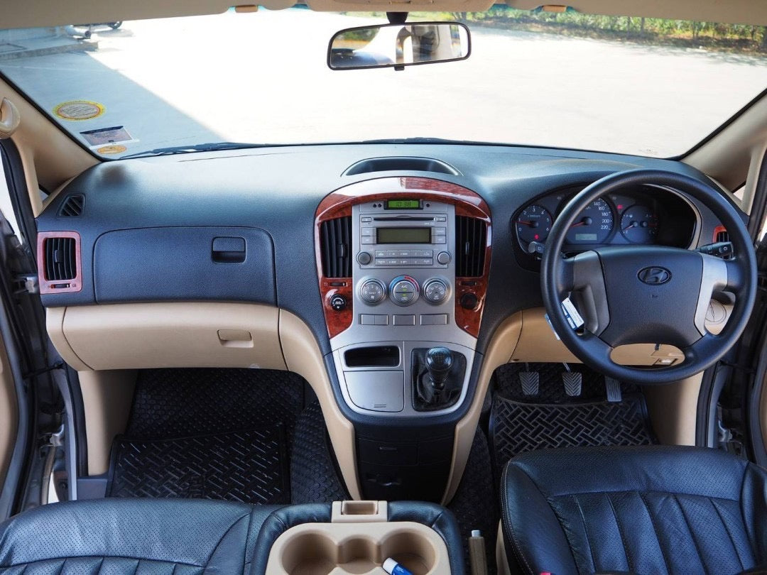 Hyundai H1 2.5 MAESTO TOURING CRDi M/T ปี 2012/2556