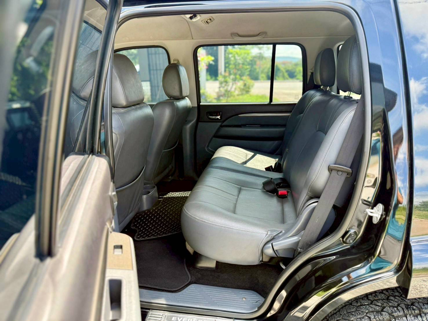 Ford Everest 2.5 LTD LIMITED ออโต้ 2WD ปี 2557
